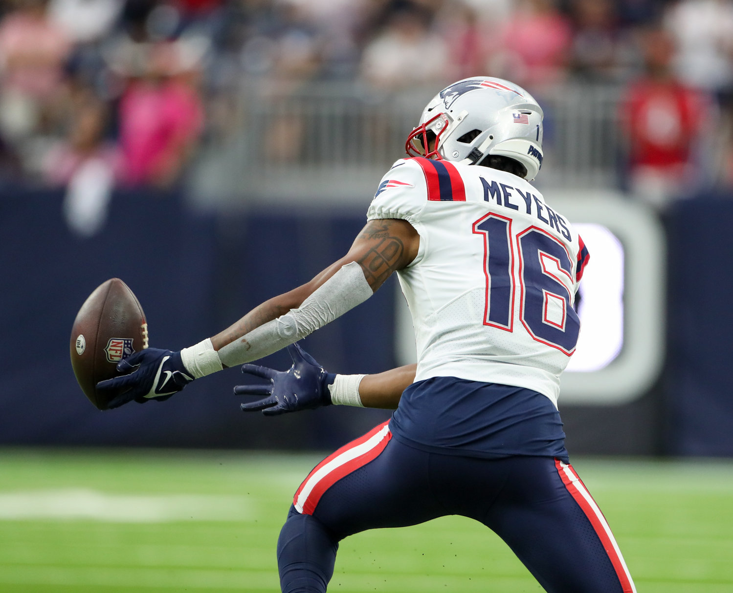 New England Patriots wide receiver Jakobi Meyers (16) drops a pass during an NFL game between Houston and New England on October 10, 2021 in Houston, Texas. The Patriots won 25-22.