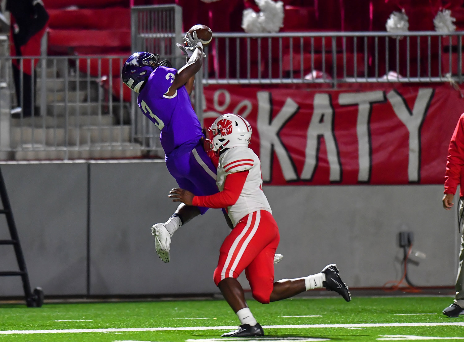 Katy, Tx. Nov 5, 2021: Morton Ranch's Santana Scott #3 goes up for the reception during a conference game between Katy and Morton Ranch at Legacy Stadium in Katy. (Photo by Mark Goodman / Katy Times)