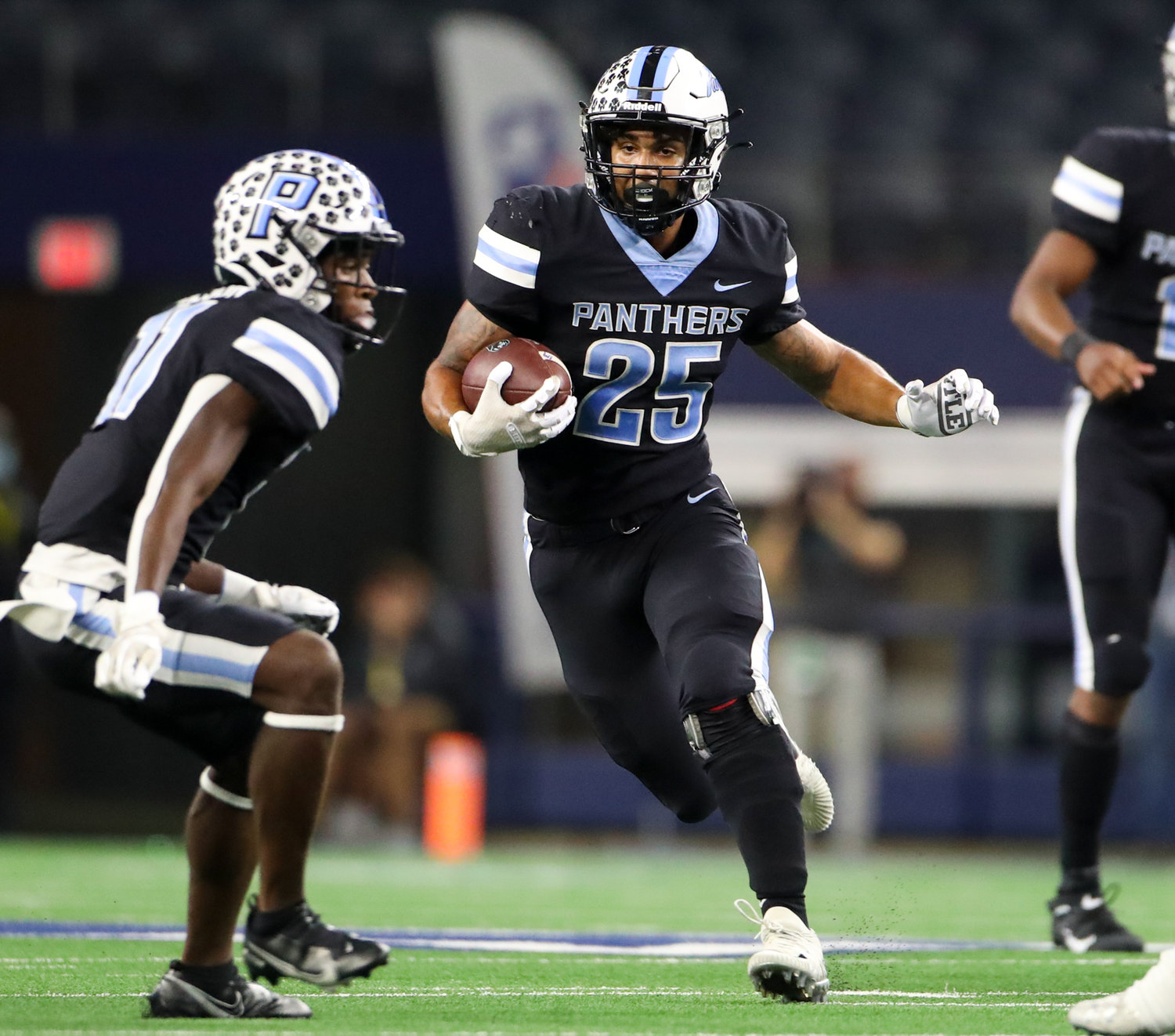 Paetow Panthers running back Jacob Brown (25) carries the ball during the Class 5A-Division I state football championship game between Paetow and College Station on December 17, 2021 in Arlington, Texas.