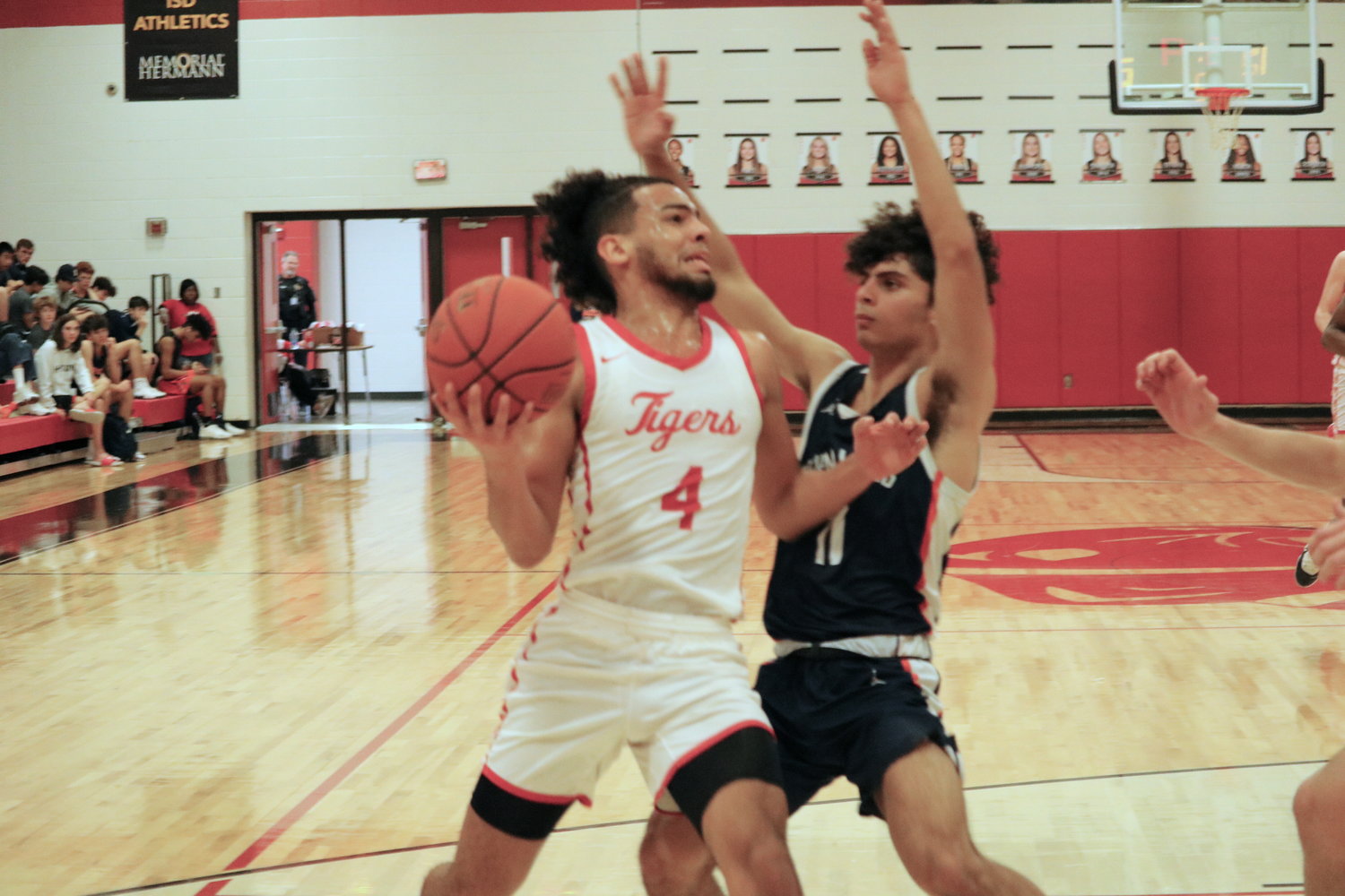 Dayvaughn Froe shoots a layup during Saturday’s District 19-6A game between Seven Lakes and Katy at the Katy gym.