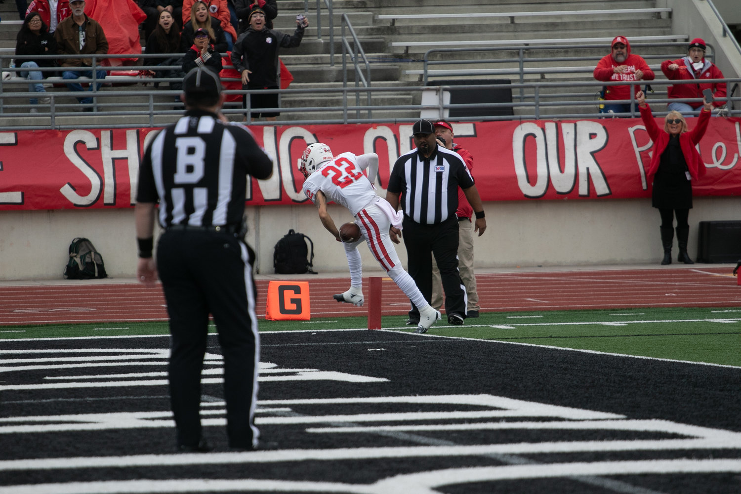 Adam Jackson makes a catch for a touchdown during Friday's Class 6A-Divison II Region III Semifinal at Turner Stadium.