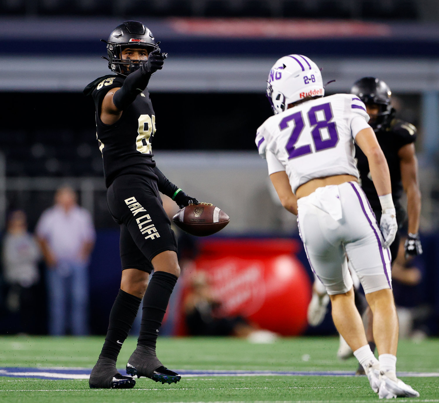 South Oak Cliff wide receiver Joshua Manley (85) gestures for a first down after a catch during the Class 5A Division II football state championship game between South Oak Cliff and Port Neches-Groves in Arlington, Texas, on Dec. 16, 2022.