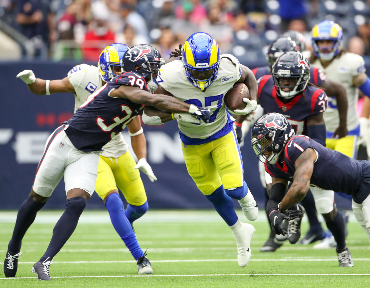 Los Angeles Rams running back Darrell Henderson Jr. (27) carries the ball during an NFL game between Houston and the Los Angeles Rams on October 31, 2021 in Houston, Texas.