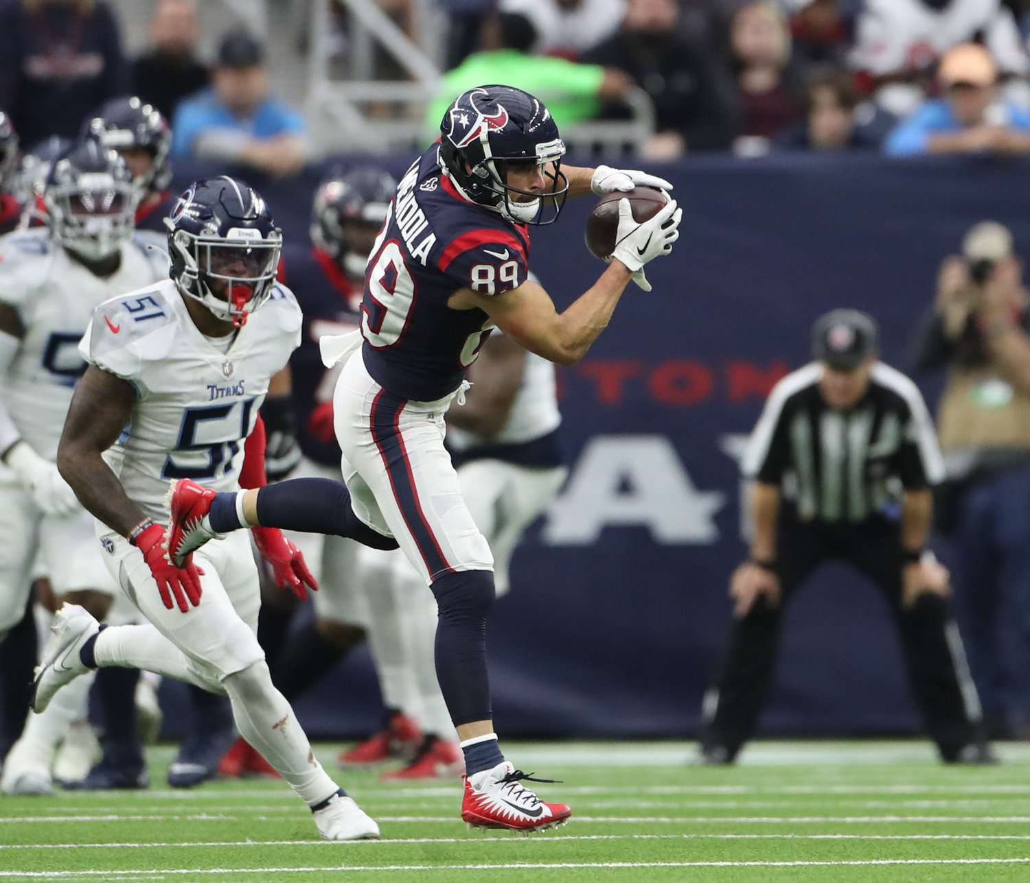 Houston Texans wide receiver Danny Amendola (89) makes a catch during an NFL game between the Texans and the Titans on Jan. 9, 2022 in Houston, Texas. The Titans won, 28-25.