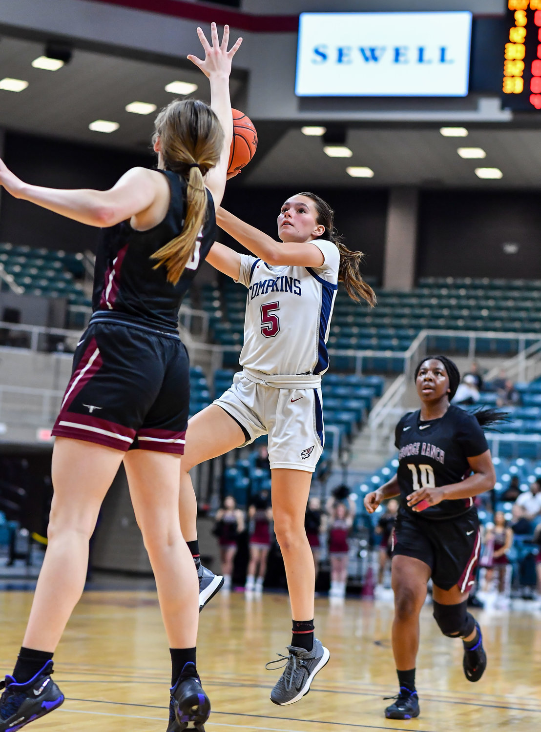 Katy Tx. Feb 15, 2022: Tompkins Kayla Boven #5 drives up the lane to the basket during the Bi-District playoff, Tompkins vs George Ranch. (Photo by Mark Goodman / Katy Times)