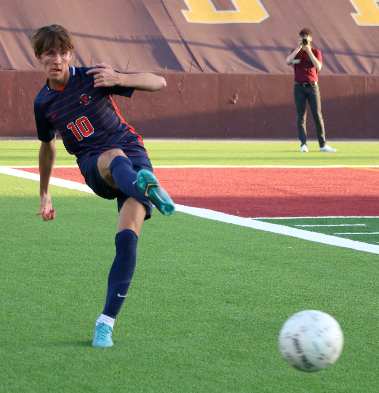 Aidan Morrison passes a ball during Friday’s Class 6A Region III Final between Seven Lakes and Deer Park at Abshire Stadium in Deer Park.