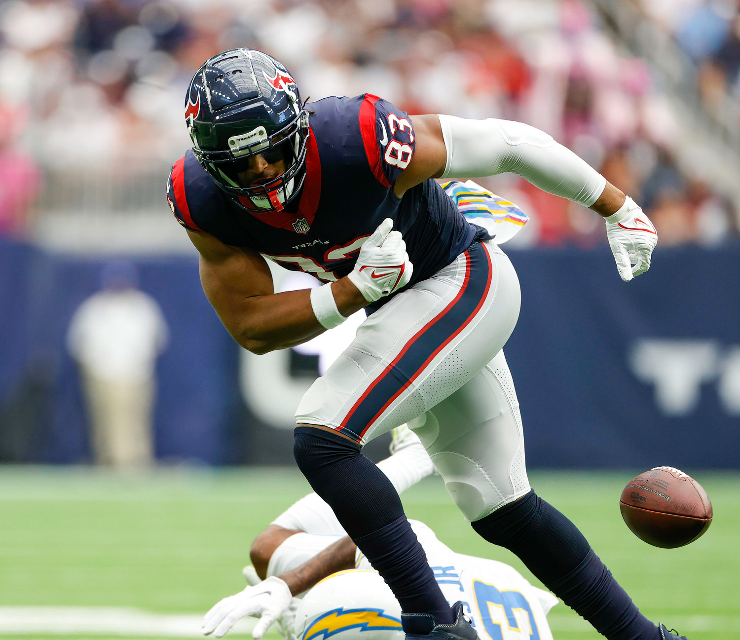 Texans tight end O.J. Howard (83) drops a pass during an NFL game between the Texans and the Chargers on Oct. 2, 2022 in Houston. The Chargers won 34-24.