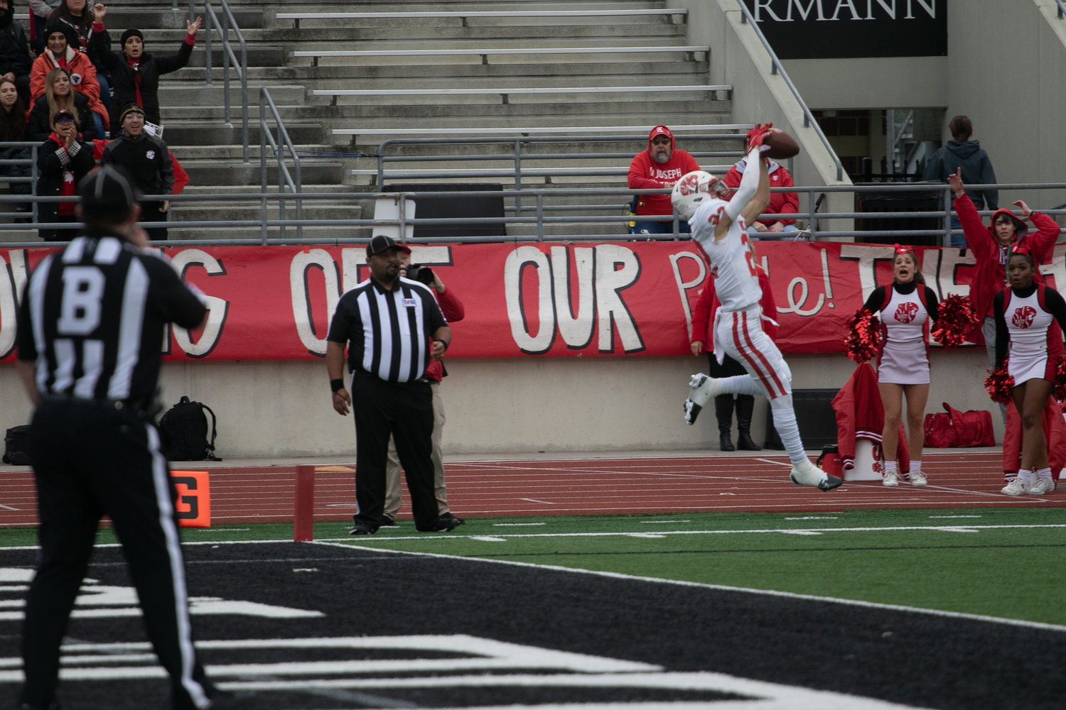 Adam Jackson makes a catch for a touchdown during Friday's Class 6A-Divison II Region III Semifinal at Turner Stadium.