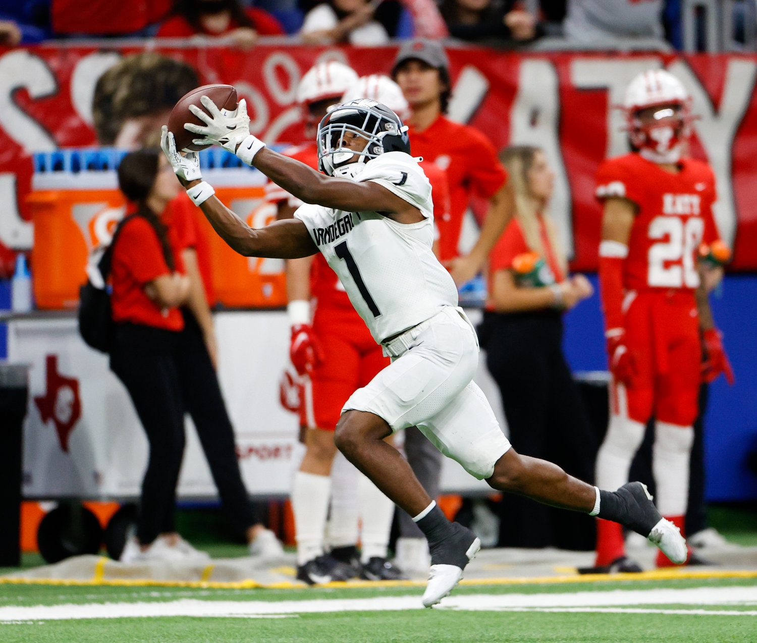 Vandegrift Vipers junior wide receiver Miles Coleman (1) scores on a 75-yard touchdown catch during the Class 6A-DII state semifinal football game between Katy and Vandegrift on Dec. 10, 2022 in San Antonio.
